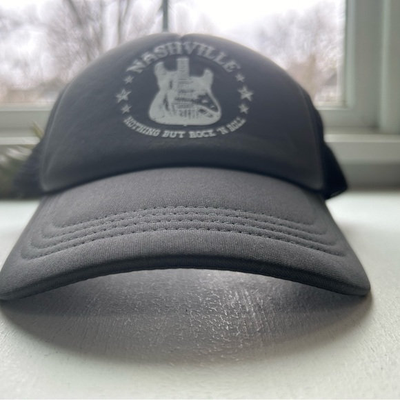 Nashville ‘Nothing But Rock ‘n Roll’ black and white trucker snap back hat - Picture 2 of 5